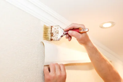Pose de papier peint à Cresserons — revêtements muraux et toiles de verre